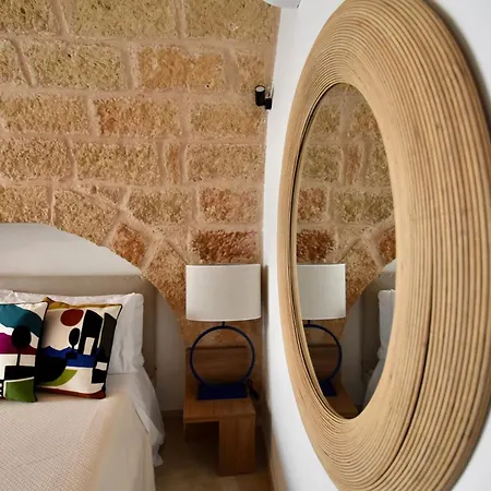 Monachile & - Housea