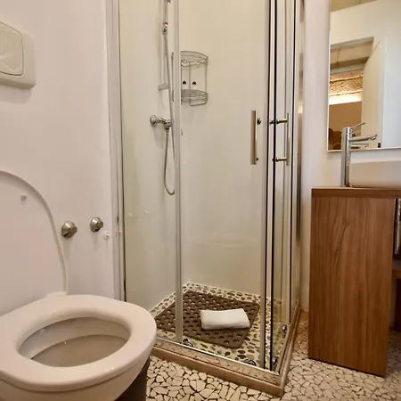 Monachile & - Housea Guest house